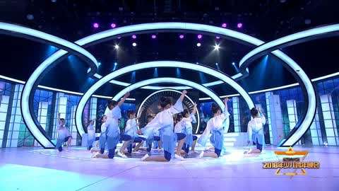 2018少儿春晚第52集-《青莲》崇州市杨老师舞